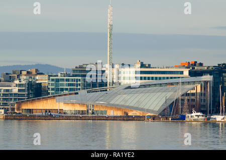 Astrup Fearnley Museum of Modern Art à Oslo, Norvège, en hiver au chaud coucher de couleurs. Banque D'Images