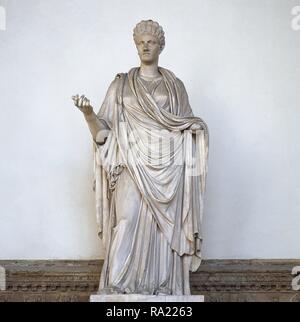 L'époque impériale romaine. Sculpture d'un Vestal, vêtu de la STOA et palla. Vierge à la Loggia dei Lanzi, Florence, Italie. Banque D'Images