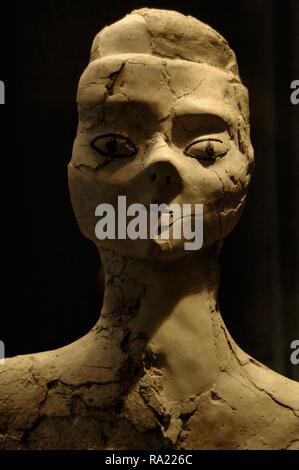 Ain Ghazal statue. Statue de forme humaine. Ain Ghazal, en Jordanie. Enduit à la chaux, les paupières et les élèves en bitume. c. 6500-7200 BC. La période Néolithique poterie b. Musée du Louvre. Paris. La France. Banque D'Images