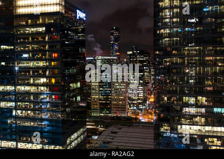 Une élévation de la ville de Toronto vu de Maple Leaf Square à Toronto, au Canada. Banque D'Images