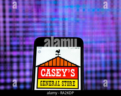 Casey's General Stores dépanneur logo de l'entreprise vu affichée sur smart phone Banque D'Images
