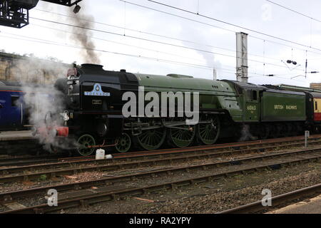 British Railways LNER Classe A1 au poivre locomotive à vapeur no. 60163 'Tornado' à Carlisle station sur 'la frontière Raider' service à la demande. Banque D'Images