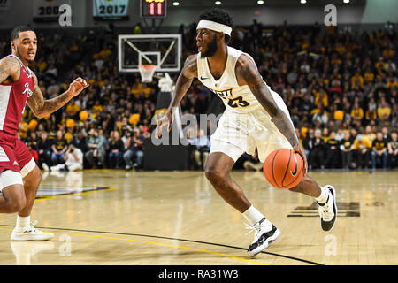 Richmond, Virginia, USA. Dec 30, 2018. ISSAC VANN (23) en action au cours de la partie tenue à EJ WADE Arena à Richmond, en Virginie. Credit : Amy Sanderson/ZUMA/Alamy Fil Live News Banque D'Images