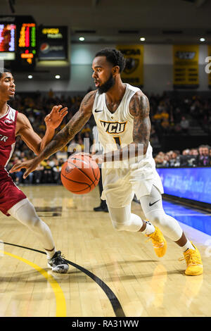 Richmond, Virginia, USA. Dec 30, 2018. MIKE'L SIMMS (1) disques durs pour le panier au cours de la partie tenue à EJ WADE Arena à Richmond, en Virginie. Credit : Amy Sanderson/ZUMA/Alamy Fil Live News Banque D'Images