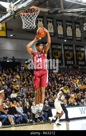 Richmond, Virginia, USA. Dec 30, 2018. STEVIE JORDANIE (23) rebonds le basket-ball au cours de la partie tenue à EJ WADE Arena à Richmond, en Virginie. Credit : Amy Sanderson/ZUMA/Alamy Fil Live News Banque D'Images