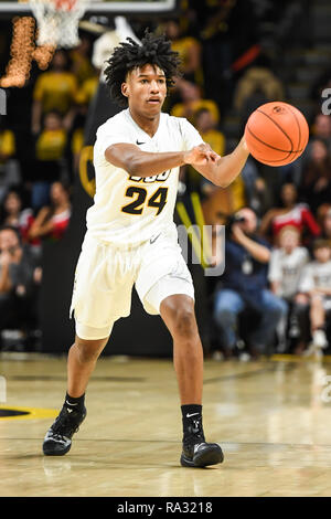 Richmond, Virginia, USA. Dec 30, 2018. BRYD PJ (24) passe le basket-ball au cours de la partie tenue à EJ WADE Arena à Richmond, en Virginie. Credit : Amy Sanderson/ZUMA/Alamy Fil Live News Banque D'Images