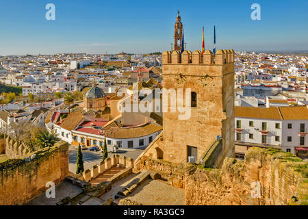 CARMONA ESPAGNE SUR LA VILLE À PARTIR D'UNE TOUR DE LA FORTERESSE DE LA PORTE DE SÉVILLE Banque D'Images