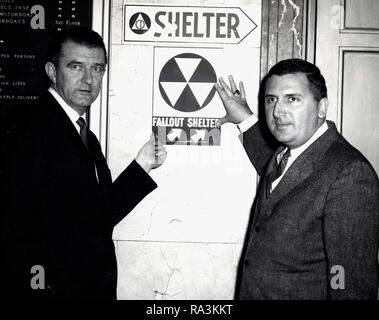 Fallout Shelter Sign, ministère des Travaux publics, Boston, Massachusetts 12/6/1962 Banque D'Images