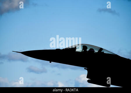 Un air d'autodéfense japonaise Mitsubishi F-15J fighter décolle lors d'un exercice d'entraînement à l'Épée vif Misawa Air Base 1 Novembre, 2018, au Japon. Misawa dans Banque D'Images