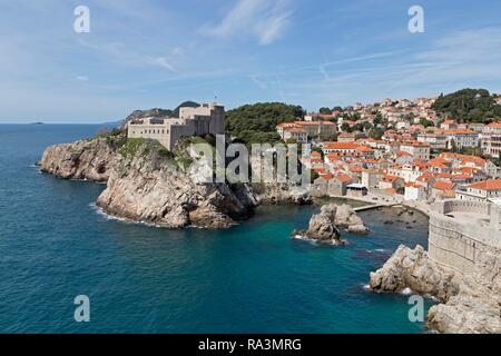 Fort Lovrijenac et Old Town, Dubrovnik, Croatie Banque D'Images