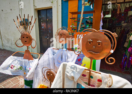 Guadalajara, Mexique Tlaquepaque,-20 Avril, 2018 : Tlaquepaque village artistique rues colorées au cours d'une saison touristique Banque D'Images