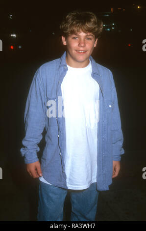 WESTWOOD, CA - 8 juillet : l'acteur Jason James Richter assiste à la première mondiale de "Columbia Pictures, dans la ligne de feu" le 8 juillet 1993 au Mann Village Theater à Westwood, en Californie. Photo de Barry King/Alamy Stock Photo Banque D'Images