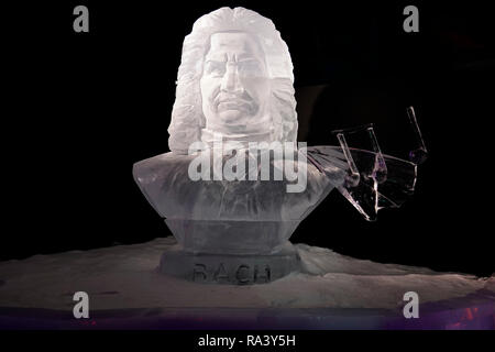 Buste de la neige et de la glace, représentant le compositeur Johann Sebastian Bach. La pièce de la "Eiswelt" (ICE) à la Bayerischer Bahnhof, Leipzig, Allemagne. Banque D'Images