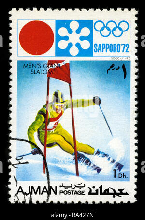 Timbre-poste de Ajman Emirats Arabes Unis dans les Jeux Olympiques d'hiver de 1972 à Sapporo, série émise en 1971 Banque D'Images