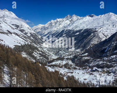 Belle vue panoramique sur Zermatt et vallée Mattertal (question), Suisse Banque D'Images