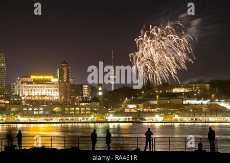 Cathédrale d'artifice, Landungsbrücken, Hambourg, Allemagne Banque D'Images