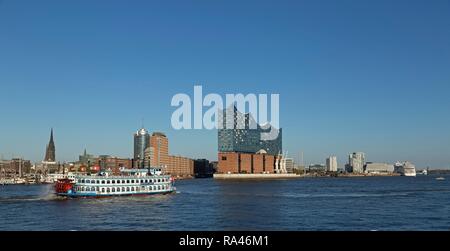 Bateau à aubes de la Louisiane l'étourneau sansonnet, Elbe Philharmonic Hall, Hambourg, Allemagne Banque D'Images