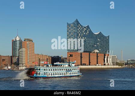 Bateau à aubes de la Louisiane l'étourneau sansonnet, Elbe Philharmonic Hall, Hambourg, Allemagne Banque D'Images