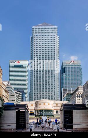 Canary Wharf Tower, siège de Citi Bank Citigroup au centre et le siège de la banque HSBC, quartier financier et bancaire Banque D'Images