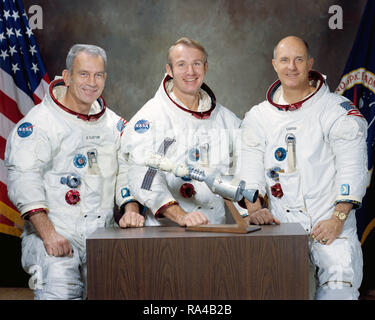 (Janvier 1974) --- Ces trois astronautes de la NASA sont les États-Unis pour l'équipage de 1975 Projet d'essai Apollo-soyouz (ASTP) mission. Le premier équipage mixte pour les États-Unis - Union soviétique spaceflight sont, de gauche à droite, Donald K. Slayton, pilote du module d'amarrage ; D. Vance Brand, pilote du module de commande ; et Thomas P. Stafford, commandant. Banque D'Images