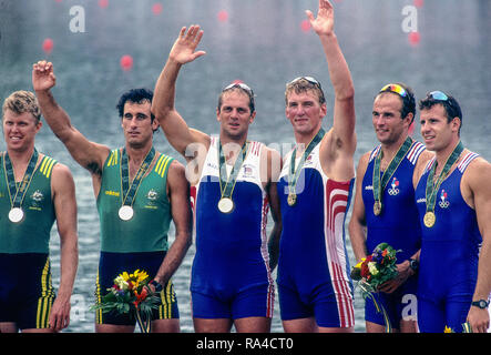 Atlanta, États-Unis. AUS gauche M2- médaillé d'argent, David Weightman et Robert SCOTT , centre, GBR M2-, médaillé d'or, Steve Redgrave et Matthew Pinsent, droite, FRA M2-, Jean-Christophe Rolland et Michel Andrieux, 1996 Régate d'Aviron Olympique Lake Lanier, la Géorgie [crédit obligatoire Peter Spurrier/ Intersport Images] Banque D'Images