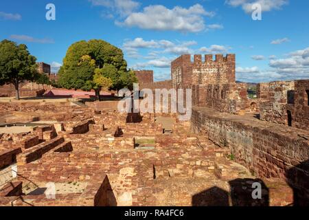 Le château maure, fort, Silves, Algarve, Portugal Banque D'Images