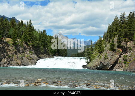 Chutes Bow, dans le parc national Banff, Alberta Canada. Banque D'Images