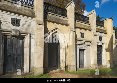 Entrée de catacombes à l'Ouest le Cimetière de Highgate London England Banque D'Images