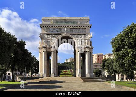 Wlochy - Ligurie - Gênes - Plac Zwyciestwa - Piazza della Vittoria - Luk Zwyciestwa - Arco della Vittoria Italie - Ligurie - Gênes - Arc de la Victoire sur la place de la Victoire Banque D'Images