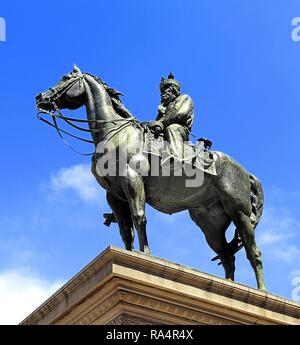 Wlochy - Ligurie - Gênes - plac Piazza de Ferrari - pomnik Giuseppe Garibaldi Italie - Ligurie - Gênes - La Piazza de Ferrari - monument Giuseppe Garibaldi Banque D'Images