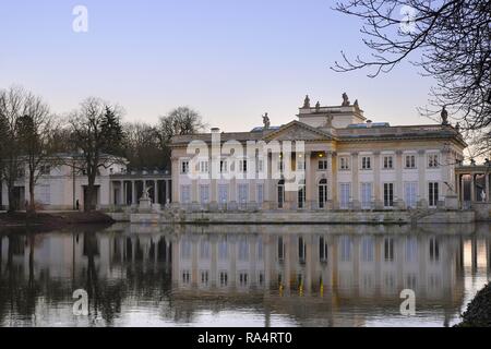 Warszawa, Polska Lazienki Krolewskie - Palac na wodzie - Varsovie, Pologne - Royal de Lazienki Park - Bains Palace, aussi appelé le palais sur l'eau et le palais sur l'île Banque D'Images