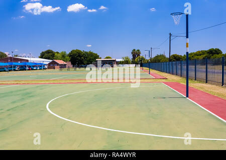 Johannesburg, Afrique du Sud - le 10 février 2015 : l'école secondaire vide Tribunal Netball Banque D'Images