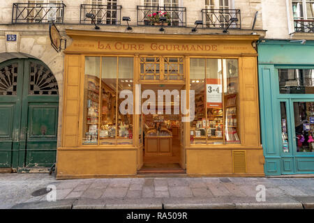 La Cure Gourmande un biscuit et gâteau français boutique sur rue Saint-Louis en l'Île , Banque D'Images