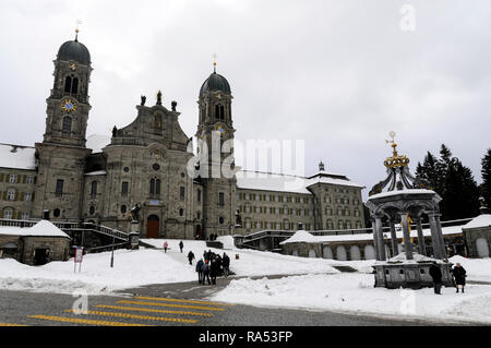 Abbaye bénédictine d'Einsiedeln, une station de ski en Suisse. Banque D'Images