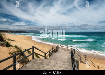 Gunnamatta belle plage sur l'océan sur la péninsule de Mornington. Banque D'Images