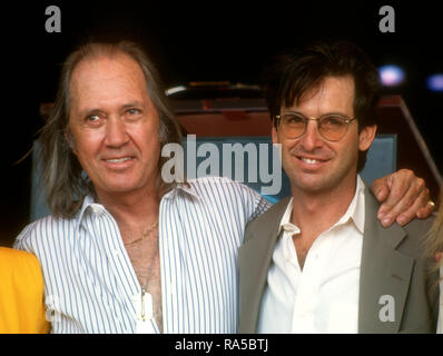 HOLLYWOOD, CA - le 15 juillet : Les acteurs/les frères David et Robert Carradine assister à Keith Carradine Star cérémonie le 15 juillet 1993 sur Hollywood Walk of Fame à Hollywood, en Californie. Photo de Barry King/Alamy Stock Photo Banque D'Images