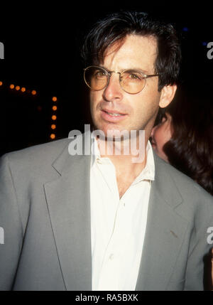 HOLLYWOOD, CA - 15 juillet : l'acteur Robert Carradine assiste à la cérémonie marquant la Keith Carradine Star le 15 juillet 1993 sur Hollywood Walk of Fame à Hollywood, en Californie. Photo de Barry King/Alamy Stock Photo Banque D'Images