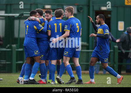 Les joueurs célèbrent leur premier Romford but inscrit par Ayo Olukoga au cours de Romford vs Grays Athletic, Bostik Division de Ligue 1 de football du Nord à Rookery Banque D'Images