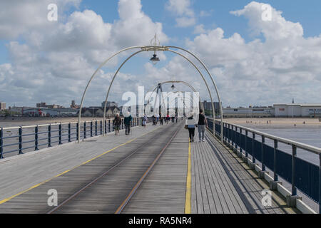 Southport Central Pier, ville balnéaire dans le Lancashire, Angleterre Banque D'Images