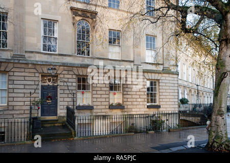 Maisons de bains traditionnelles en pierre dans la rue Henrietta, ville de Bath, Somerset, Angleterre, Royaume-Uni Banque D'Images