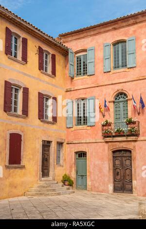 Village de Roussillon, Vaucluse, Provence, France, Europe Banque D'Images