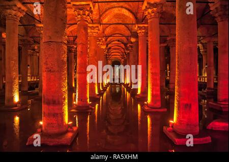 La citerne basilique souterraine, Istanbul, Turquie Banque D'Images