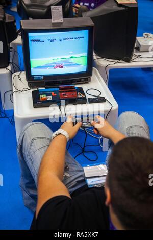 Jeux rétro, Atari jeux informatiques et ordinateurs des années 80, la gamescom, le plus grand salon pour interactive Banque D'Images