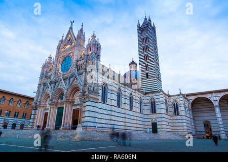 La Cathédrale de Sienne (en italien : Duomo di Siena) (1348) est une église médiévale à Sienne, Italie Banque D'Images