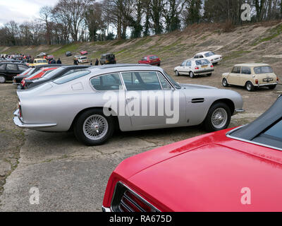 Weybridge, Surrey, UK. 1er janvier 2019. Le Brooklands Museum New Years Day Classic car la cueillette. Brooklands Weybridge, Surrey emplacement Road au Royaume-Uni. 01/01/2019 Credit : Cabanel/Alamy Live News Banque D'Images