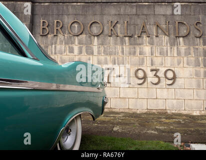 Weybridge, Surrey, UK. 1er janvier 2019. Le Brooklands Museum New Years Day Classic car la cueillette. Brooklands Weybridge, Surrey emplacement Road au Royaume-Uni. 01/01/2019 Credit : Cabanel/Alamy Live News Banque D'Images