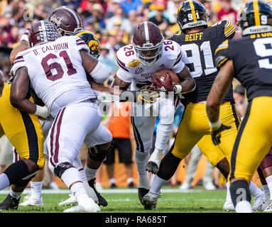 Tampa, Floride, USA. 06Th Jan, 2019. Mississippi State Bulldogs tournant retour Aeris Williams (26) exécute la balle au 1er semestre au cours du match entre le Mississippi State Bulldogs et l'Iowa Hawkeyes dans l'Outback Bowl chez Raymond James Stadium de Tampa, Floride. Del Mecum/CSM/Alamy Live News Banque D'Images