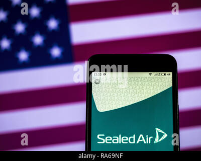 Kiev, Ukraine. 1er janvier 2019. Sealed Air logo de l'entreprise vu affichée sur un téléphone intelligent. Crédit : Igor Golovniov SOPA/Images/ZUMA/Alamy Fil Live News Banque D'Images
