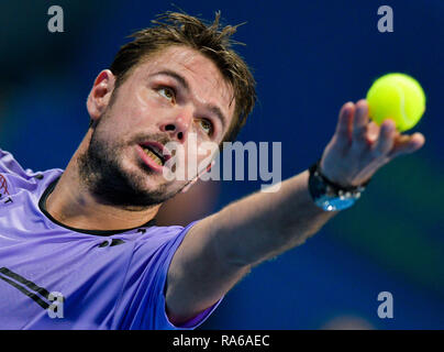 Doha, Qatar. 1er janvier 2019. Stan Wawrinka sert de la Suisse au cours de la première ronde des célibataires match contre Karen Khachanov de la Russie à l'ATP de l'Open du Qatar de tennis à Doha, capitale du Qatar, le 1 er janvier 2019. Credit : Nikku/Xinhua/Alamy Live News Banque D'Images