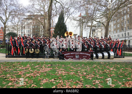 London UK. 1er janvier 2019. Desert Mountain View High School Marching Band, Scottsdale Arizona assembler avant le début de la parade Crédit : amer ghazzal/Alamy Live News Banque D'Images